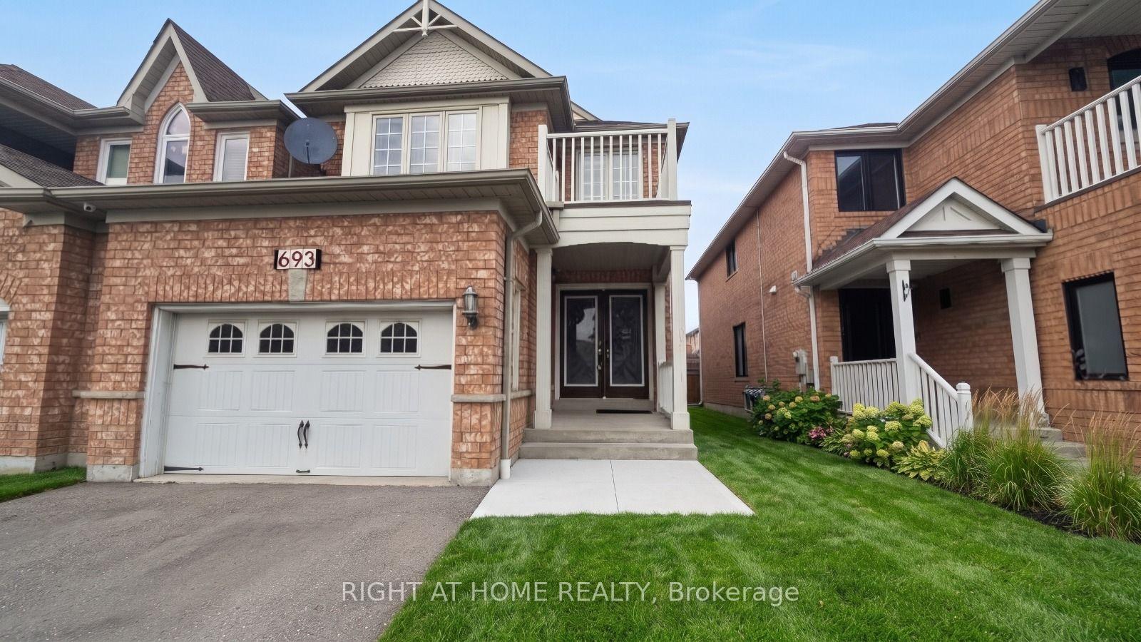 693 Macbeth Heights, Mississauga, ON L5W 1E6