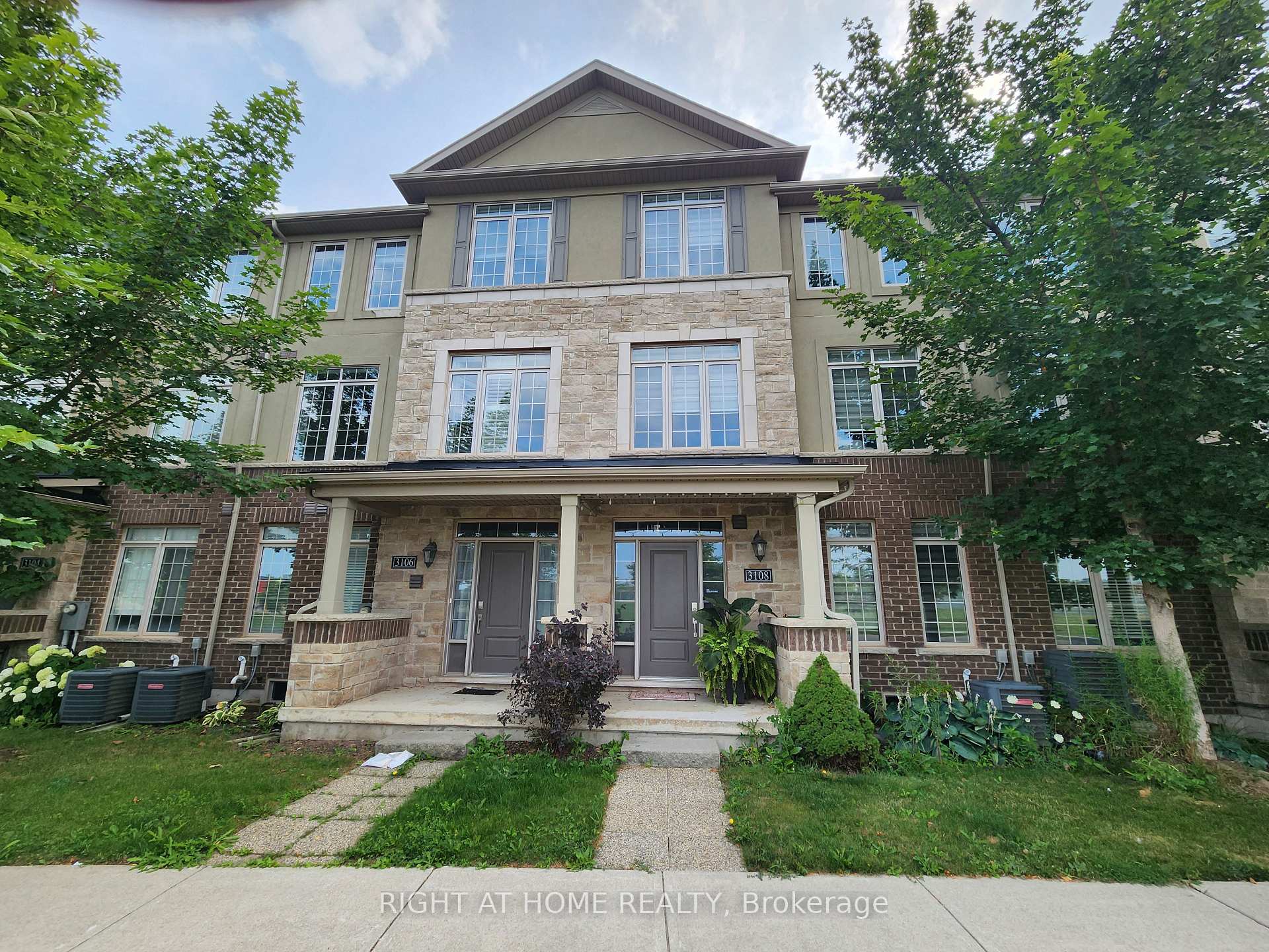 3108 POSTRIDGE Drive, Oakville, ON L6H 0R2
