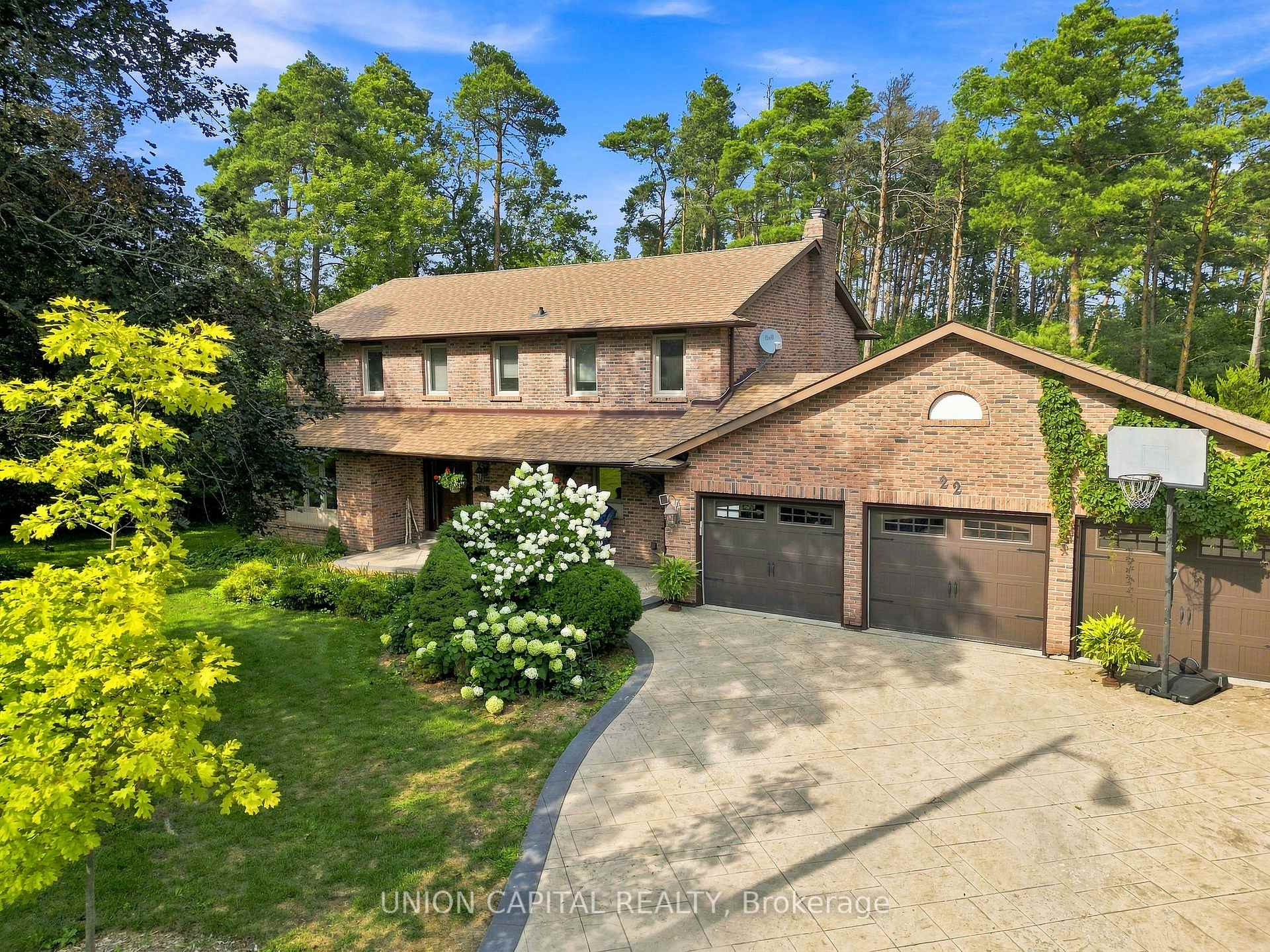 22 Cynthia Crescent, Richmond Hill, ON L4E 2P8