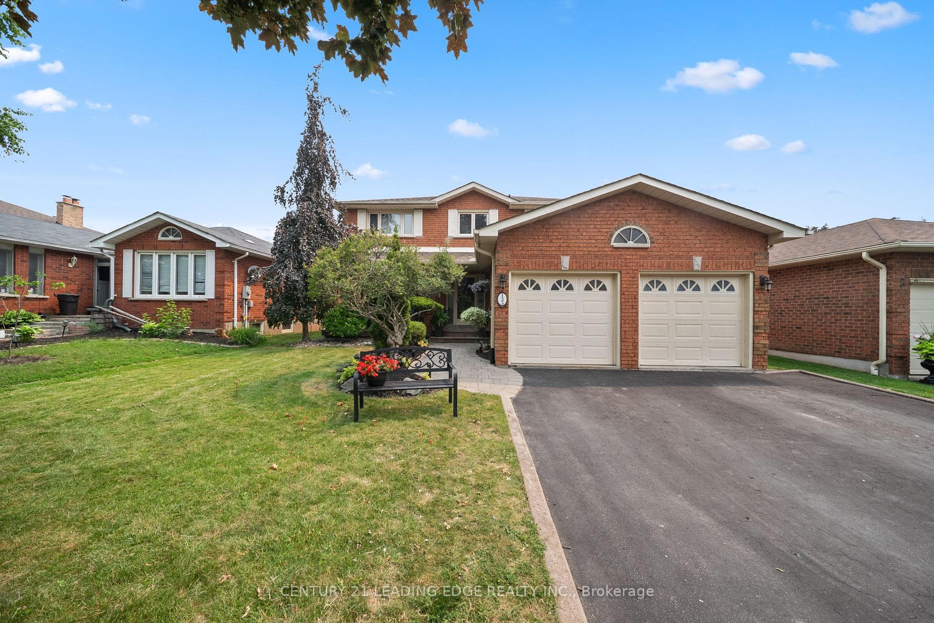 135 Aspen Crescent, Whitchurch-Stouffville, ON L4A 5C8