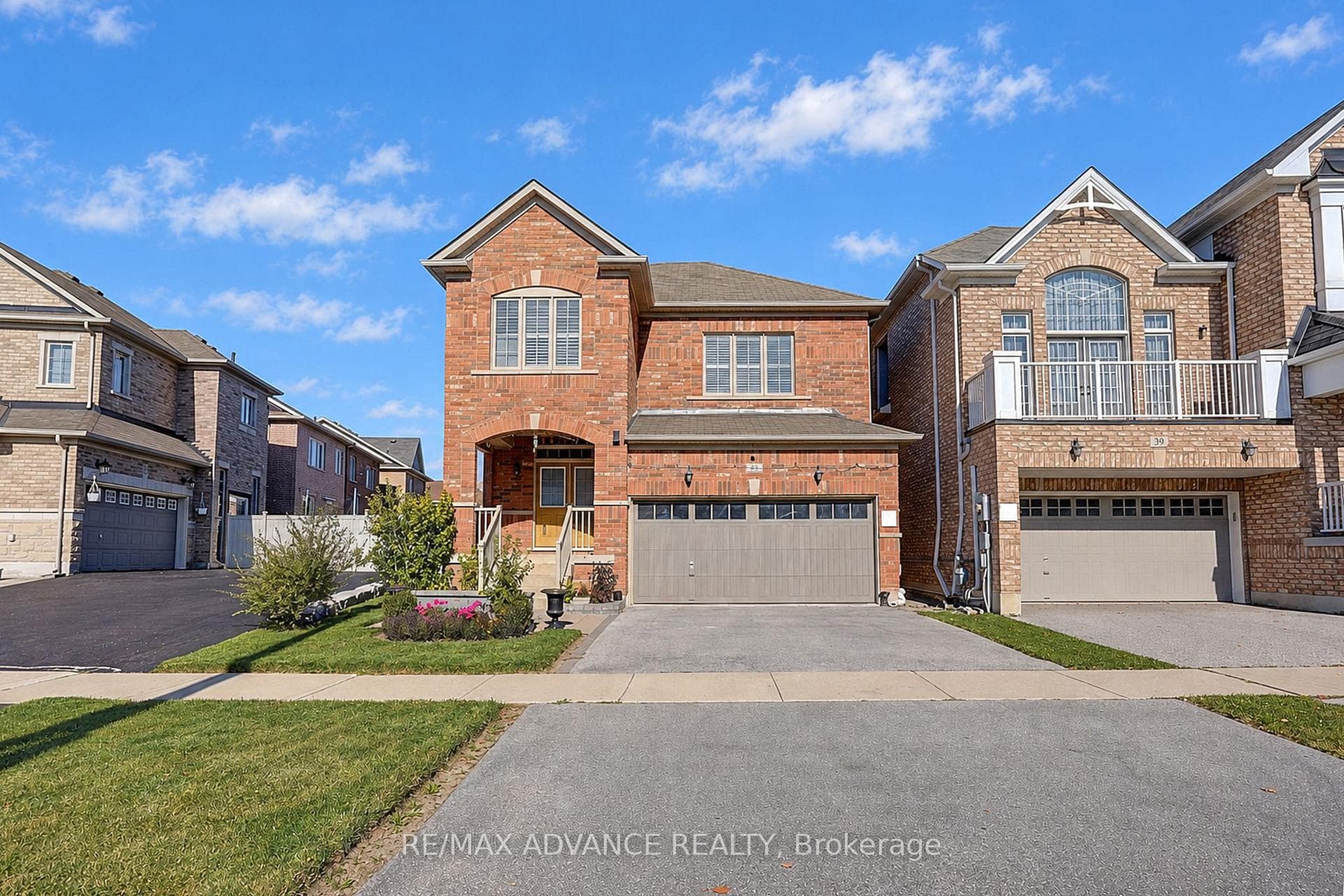 43 Hoover Park Drive, Whitchurch-Stouffville, ON L4A 1S1