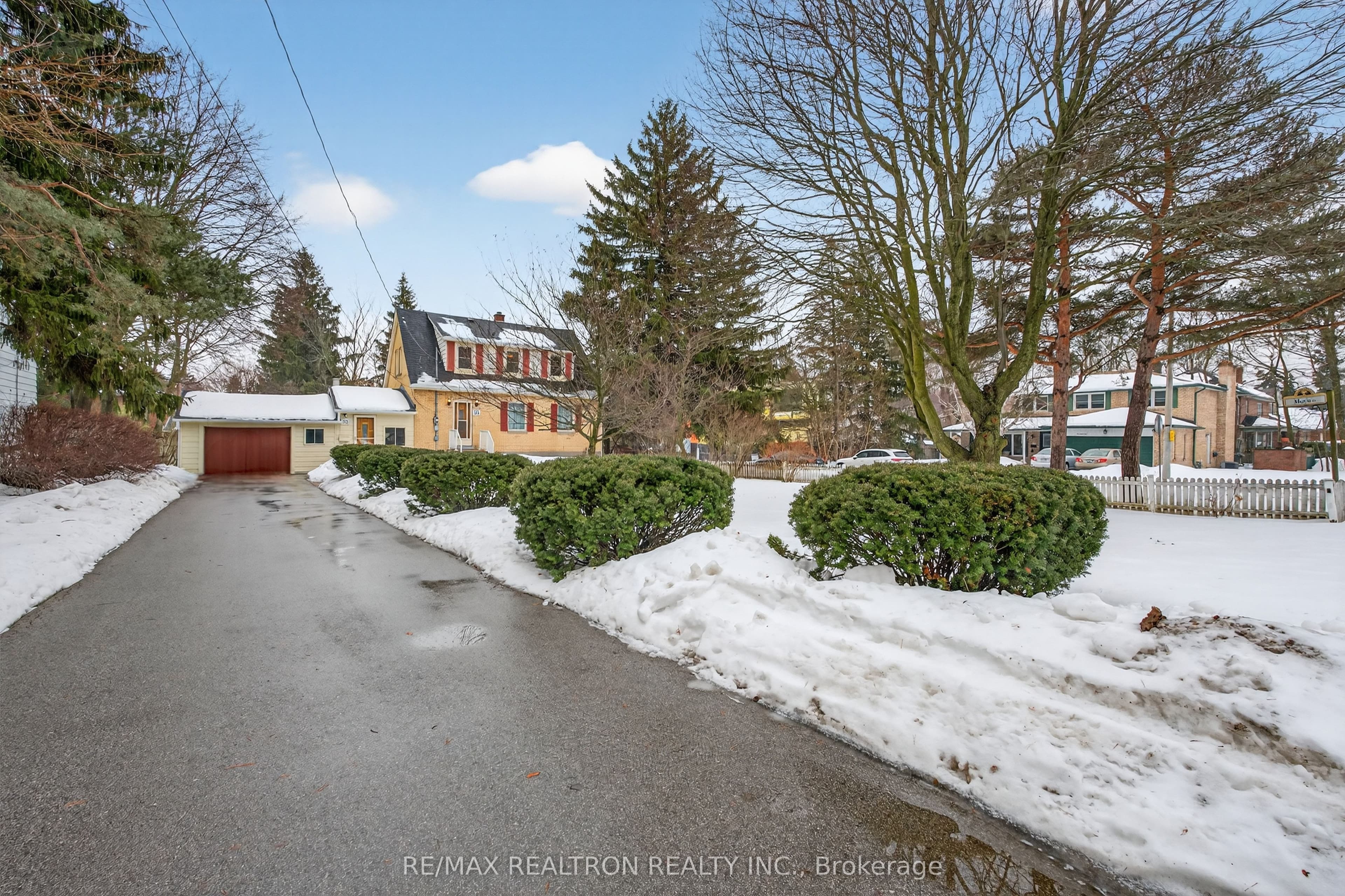 35 John Street, Markham - Detached