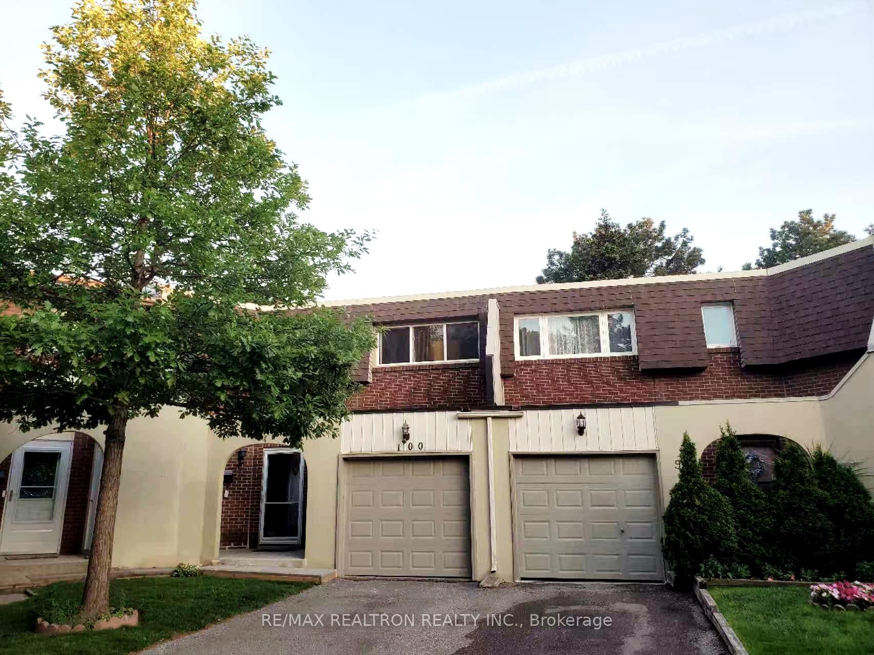 1180 Mississauga Valley Boulevard 100, Mississauga, ON L5A 3M9