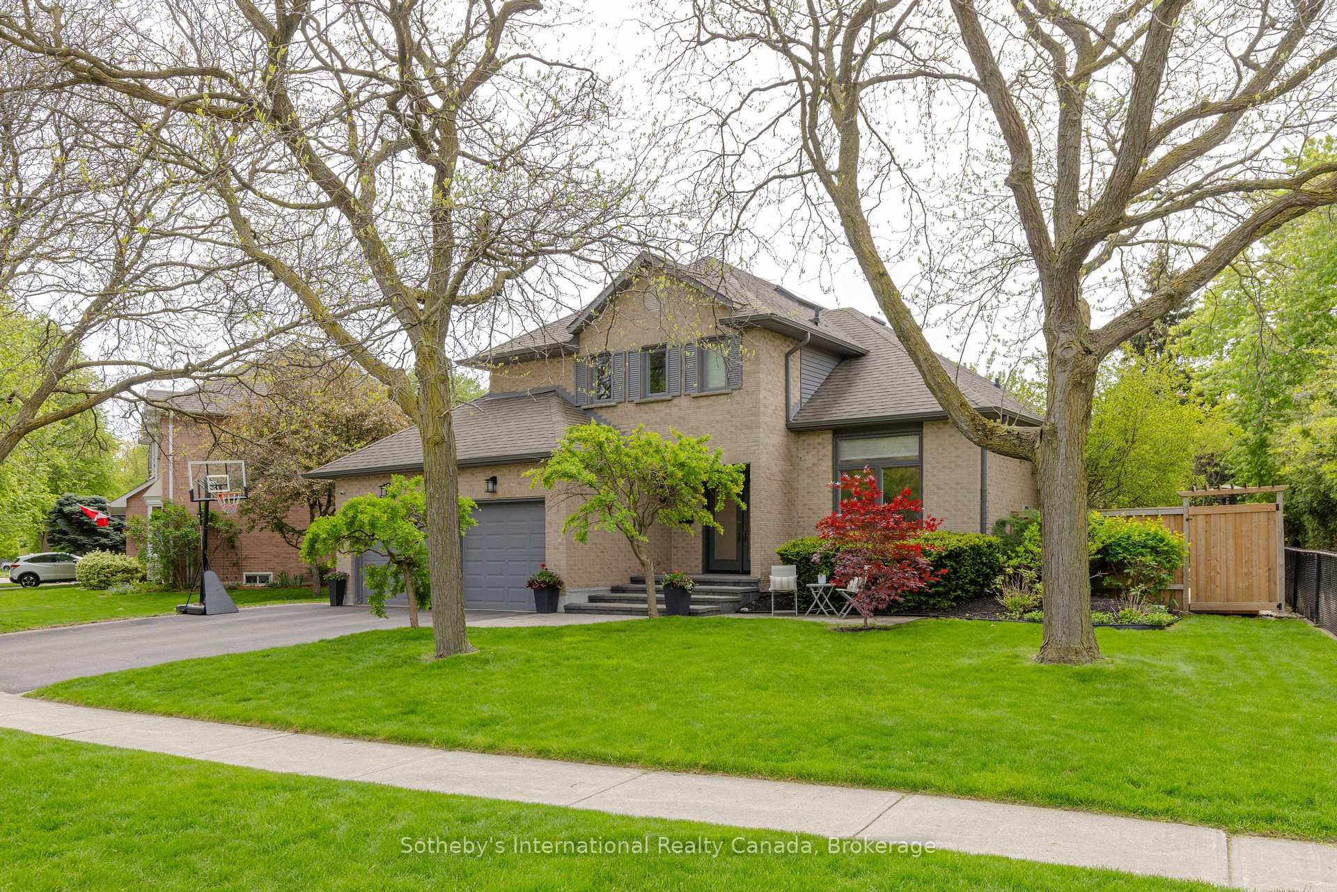 456 Aspen Forest Drive, Oakville, ON L6J 6H6