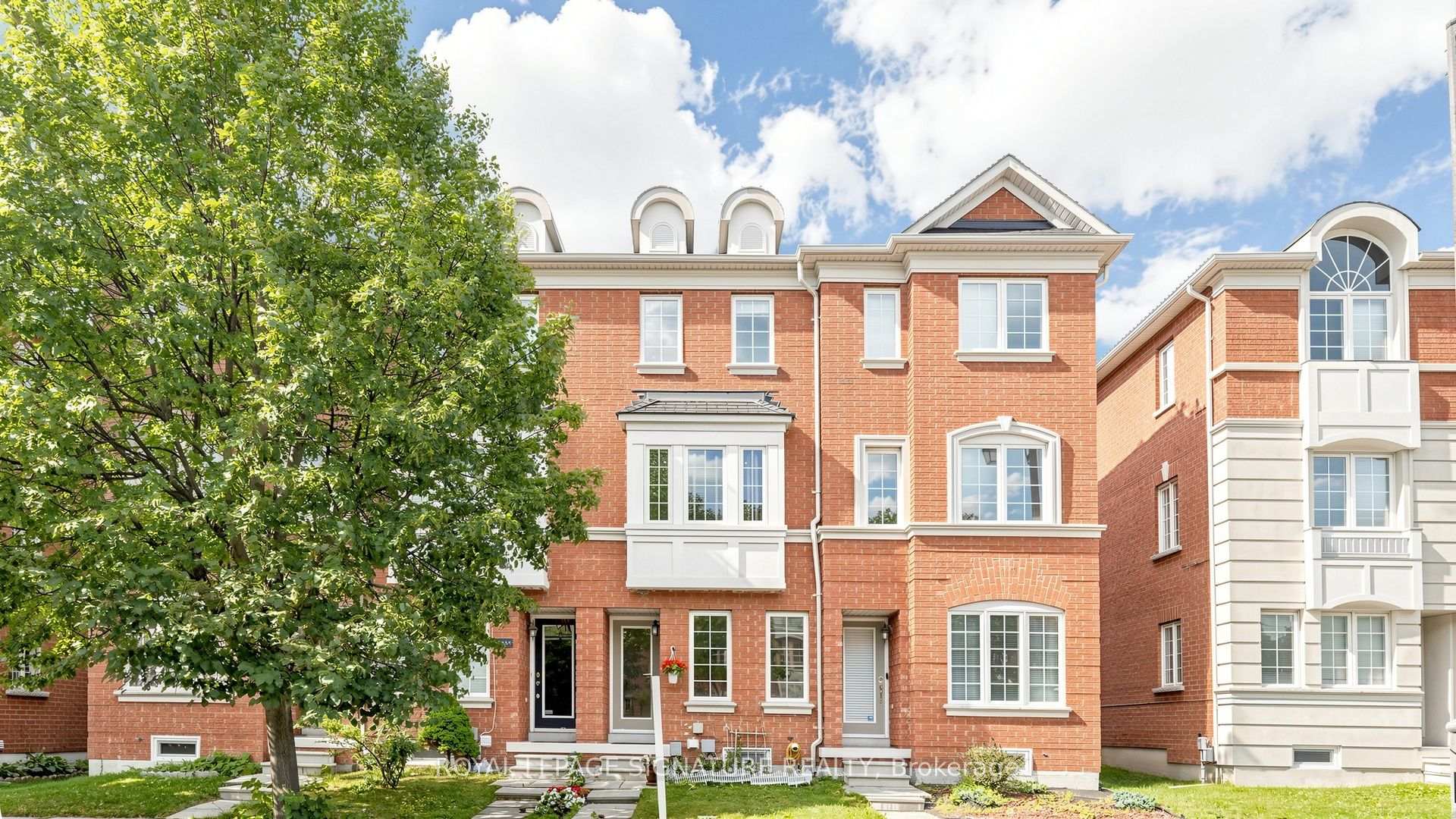 2433 Bur Oak Avenue, Markham, ON L6B 1G3