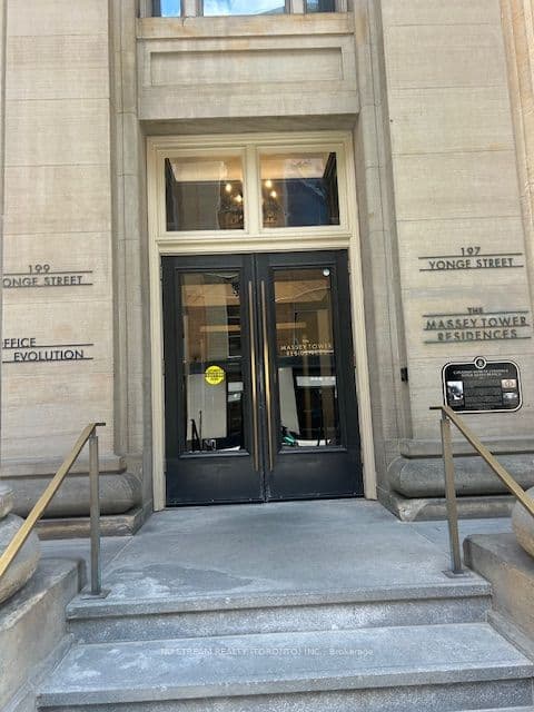 197 Yonge Street, Toronto, ON, Church-Yonge Corridor