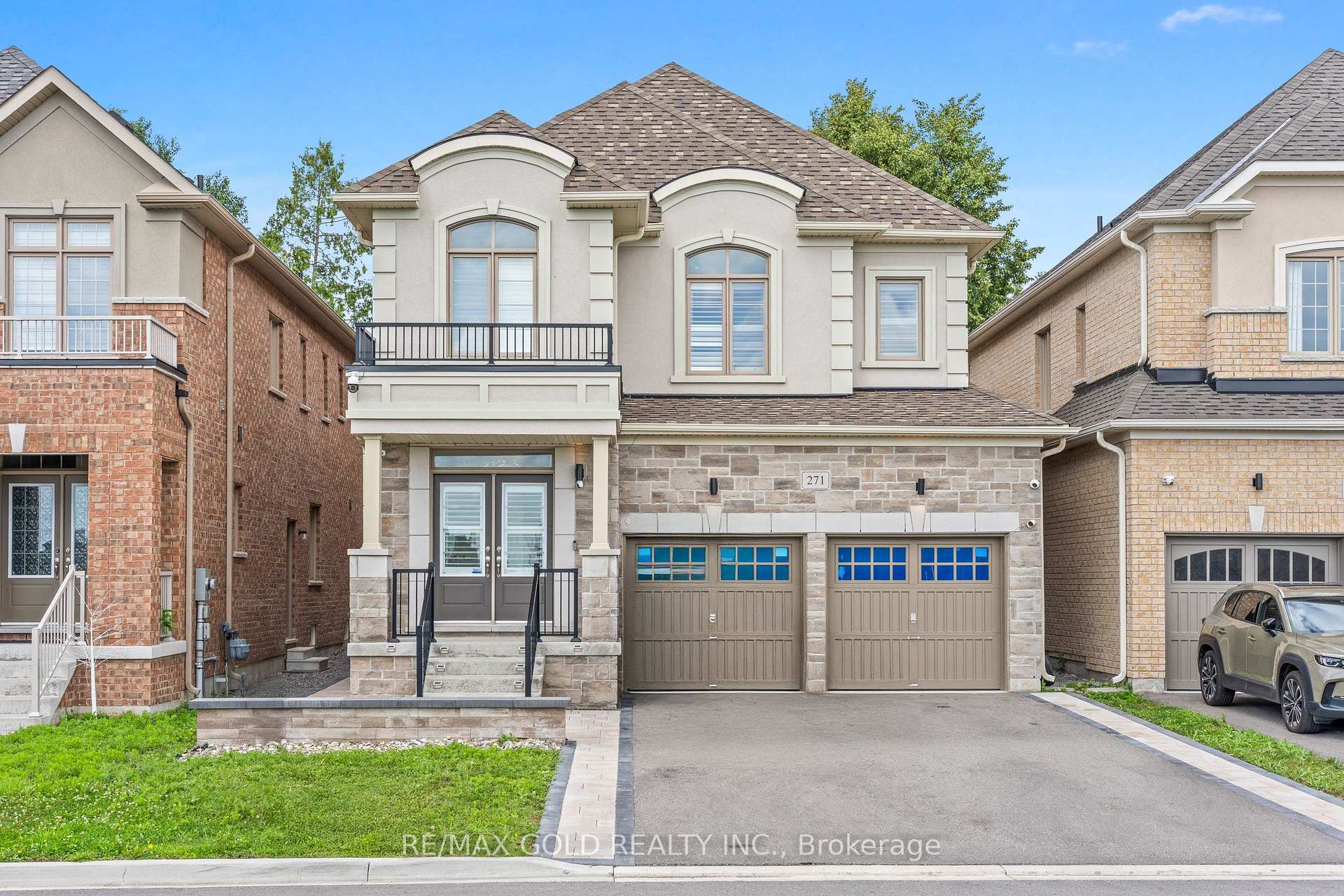 271 Fleetwood Drive, Oshawa, ON L1K 3E8