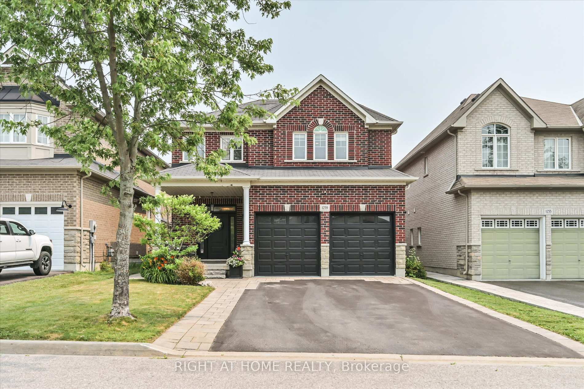 1259 Aldsworth Crescent, Oshawa, ON L1K 0S5