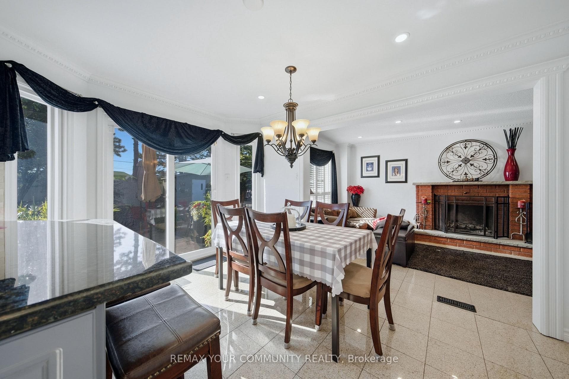 44 W Candy Crescent W, Brampton, ON L6X 3Z6