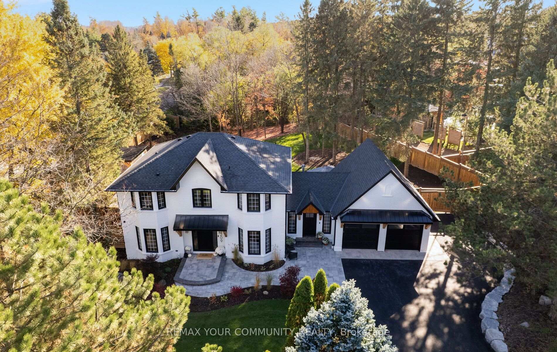 209 Heathwood Heights Drive, Aurora, ON L4G 4X7