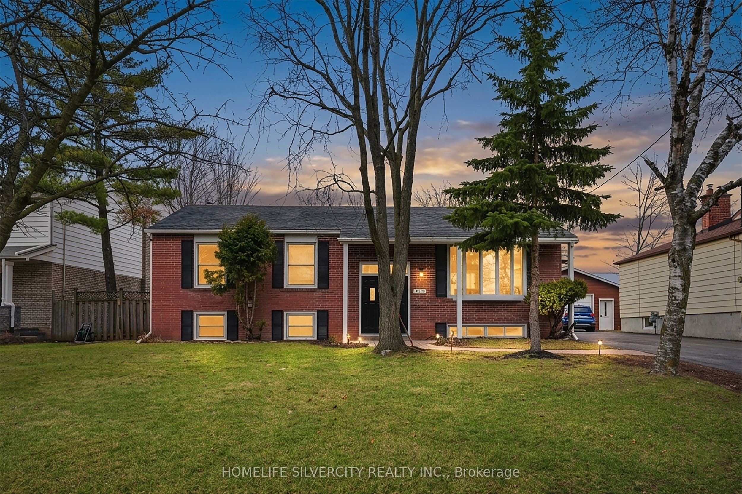 578 Trafford Crescent, Oakville - Detached