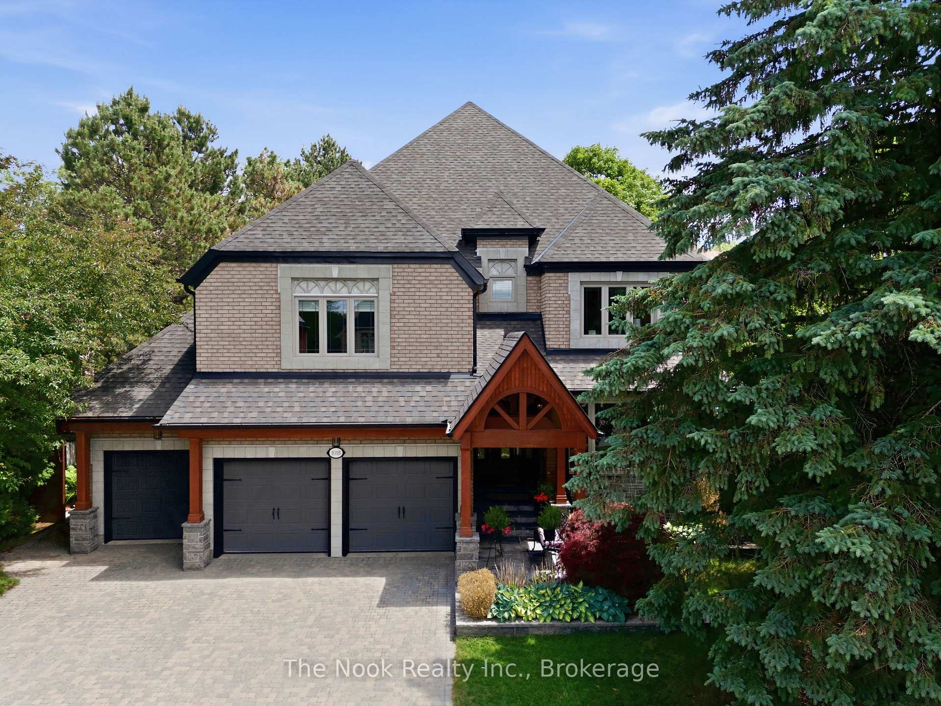 1018 Lockwood Circle, Newmarket, ON L3X 1M2