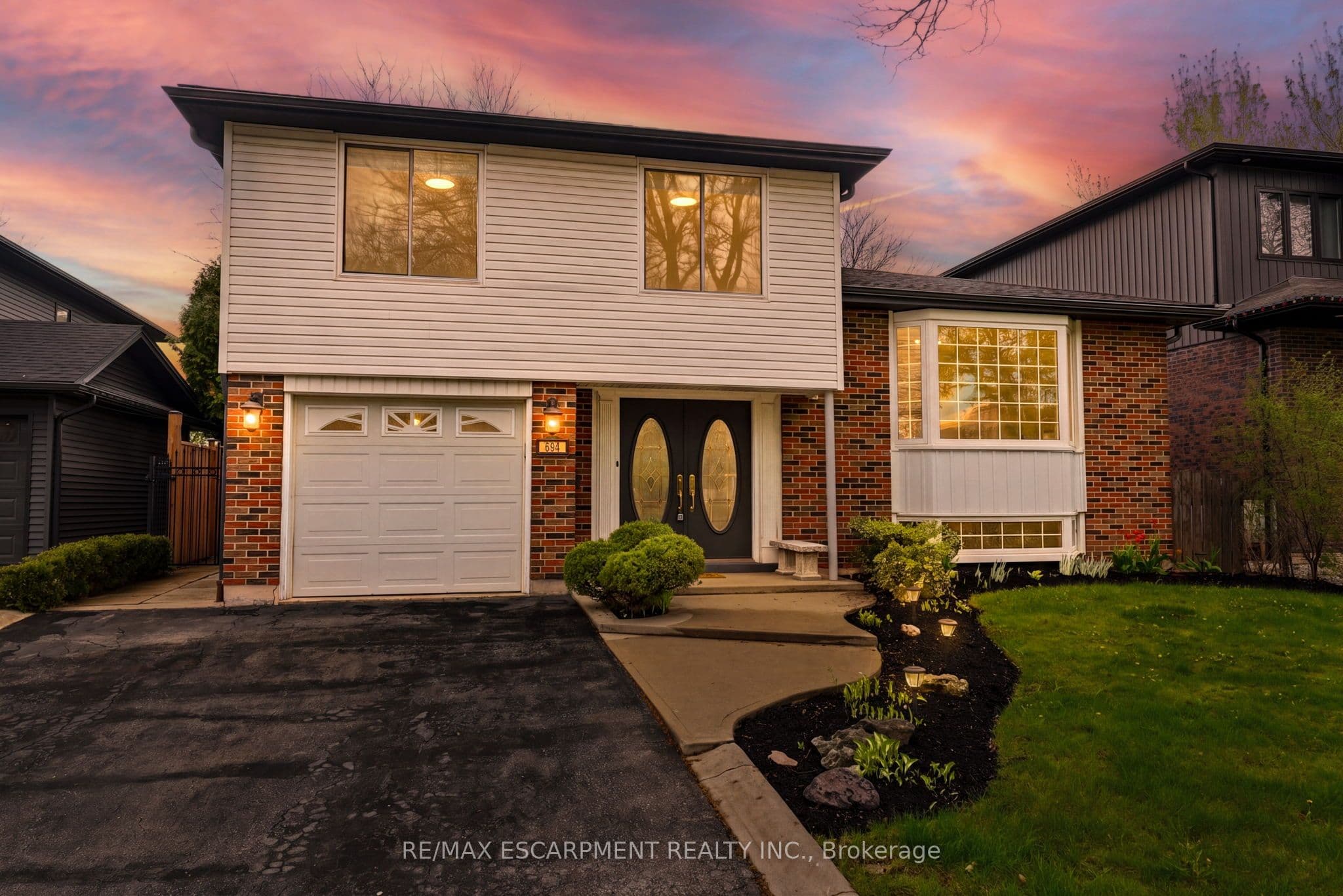 694 Mullin Way, Burlington - Detached