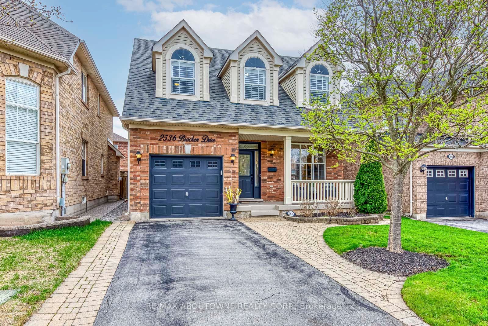 2536 Bracken Drive, Oakville - Detached
