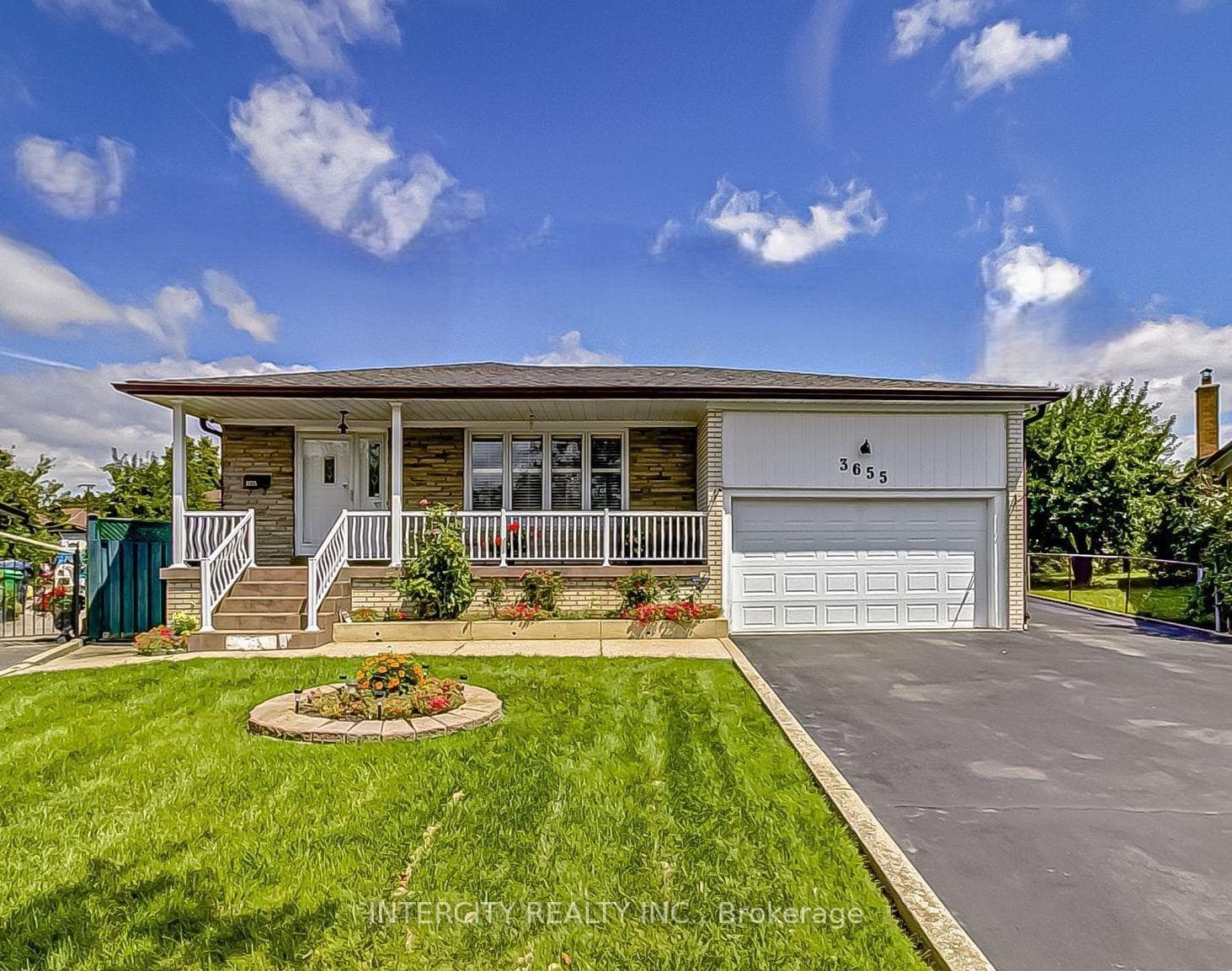 3655 Yuma Court, Mississauga, ON L4T 2E9