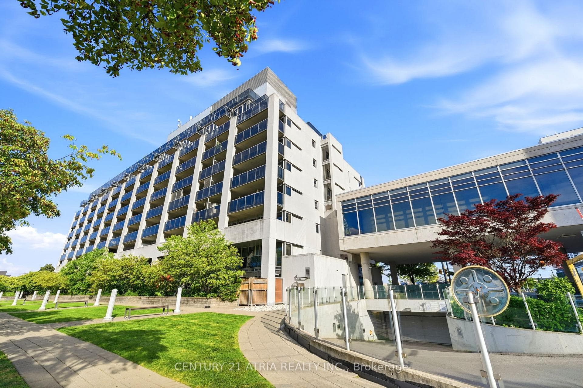 1040 The Queensway Avenue N 502, Toronto, ON M8Z 0A7