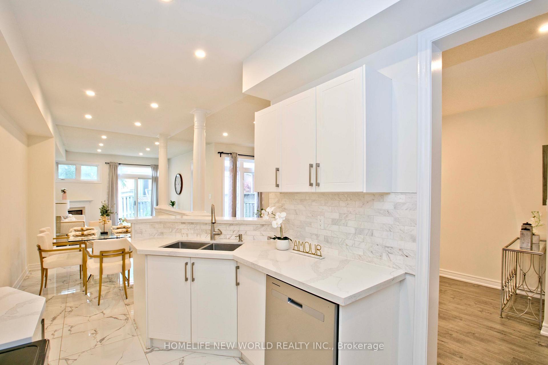16 Venture Avenue, Richmond Hill, ON L4S 2P2