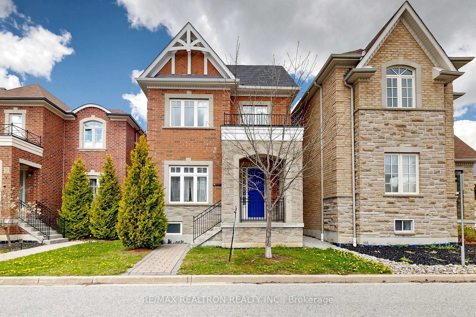 26 Plantain Lane, Richmond Hill, ON L4E 1B9