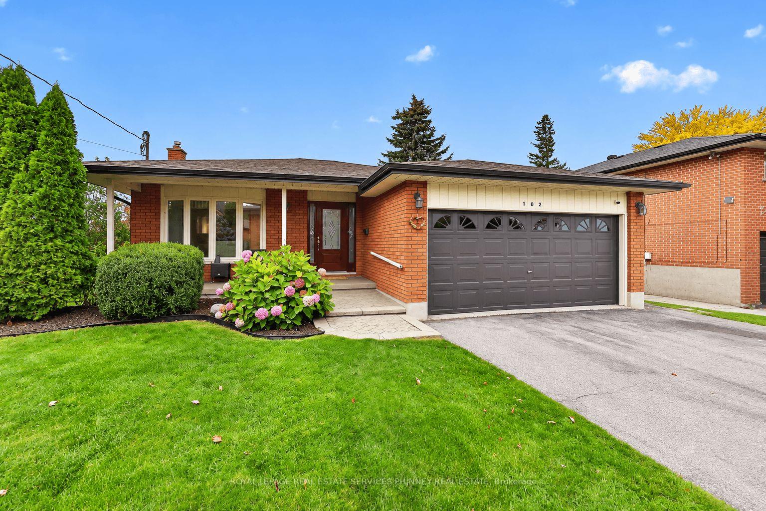 102 Applewood Crescent, Whitby, ON L1N 2E7
