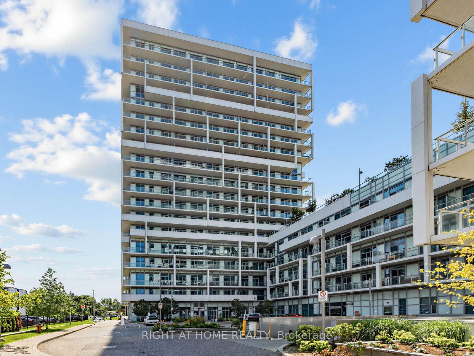 55 Speers Road LPH04 (1804), Oakville, ON L6K 0H9