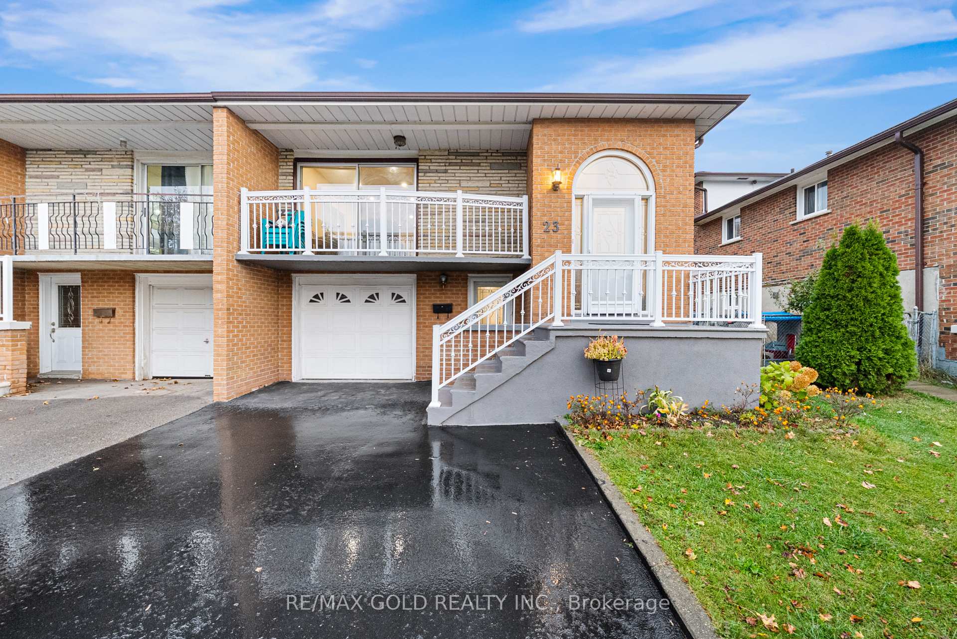 23 Radford Drive, Brampton, ON L6V 2Y8
