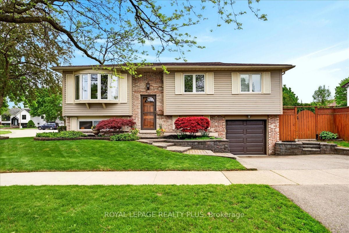 4452 Delaney Drive, Burlington - Detached