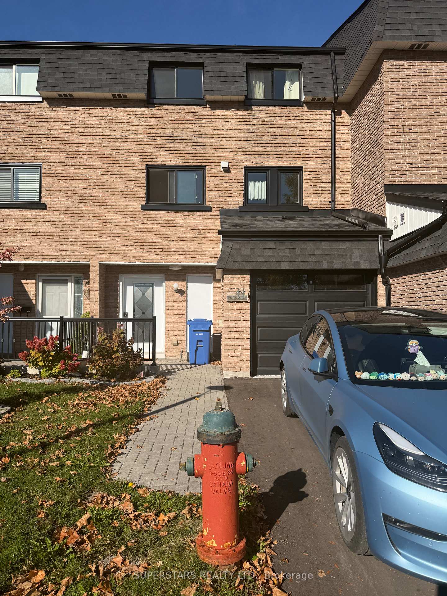 44 Henderson Drive, Aurora, ON L4G 3L2
