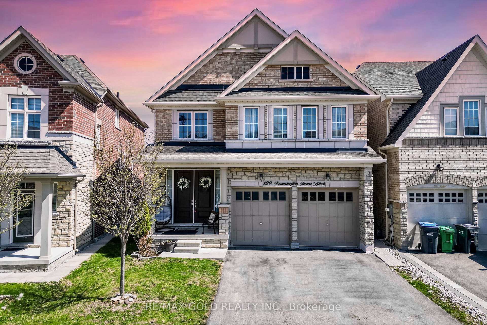 129 Bonnieglen Farm Boulevard, Caledon, ON L7C 4B9