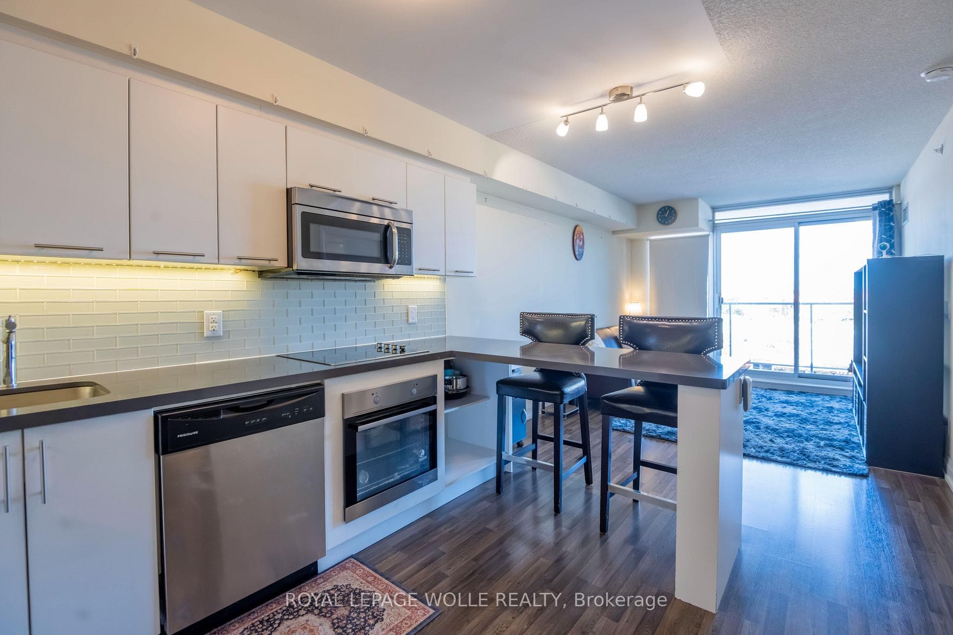 555 Wilson Avenue E409, Toronto, ON M3H 0C5