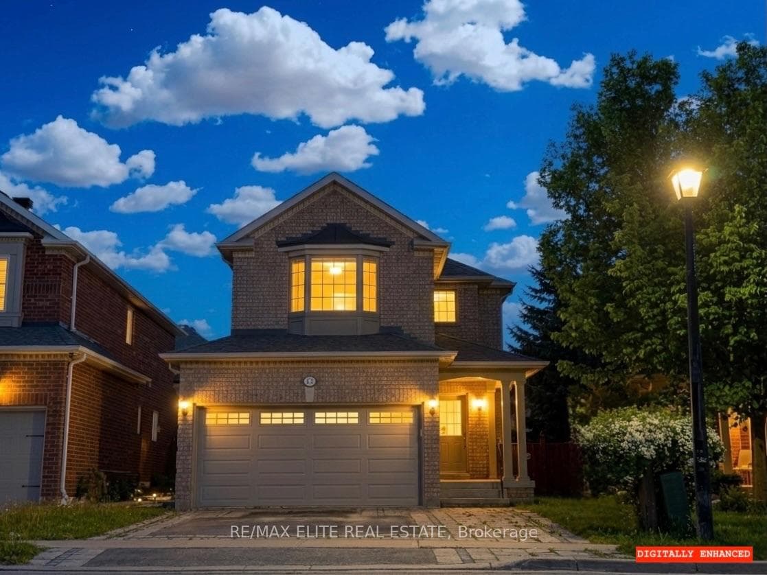 62 Macedonia Court, Newmarket, ON L3X 2W8