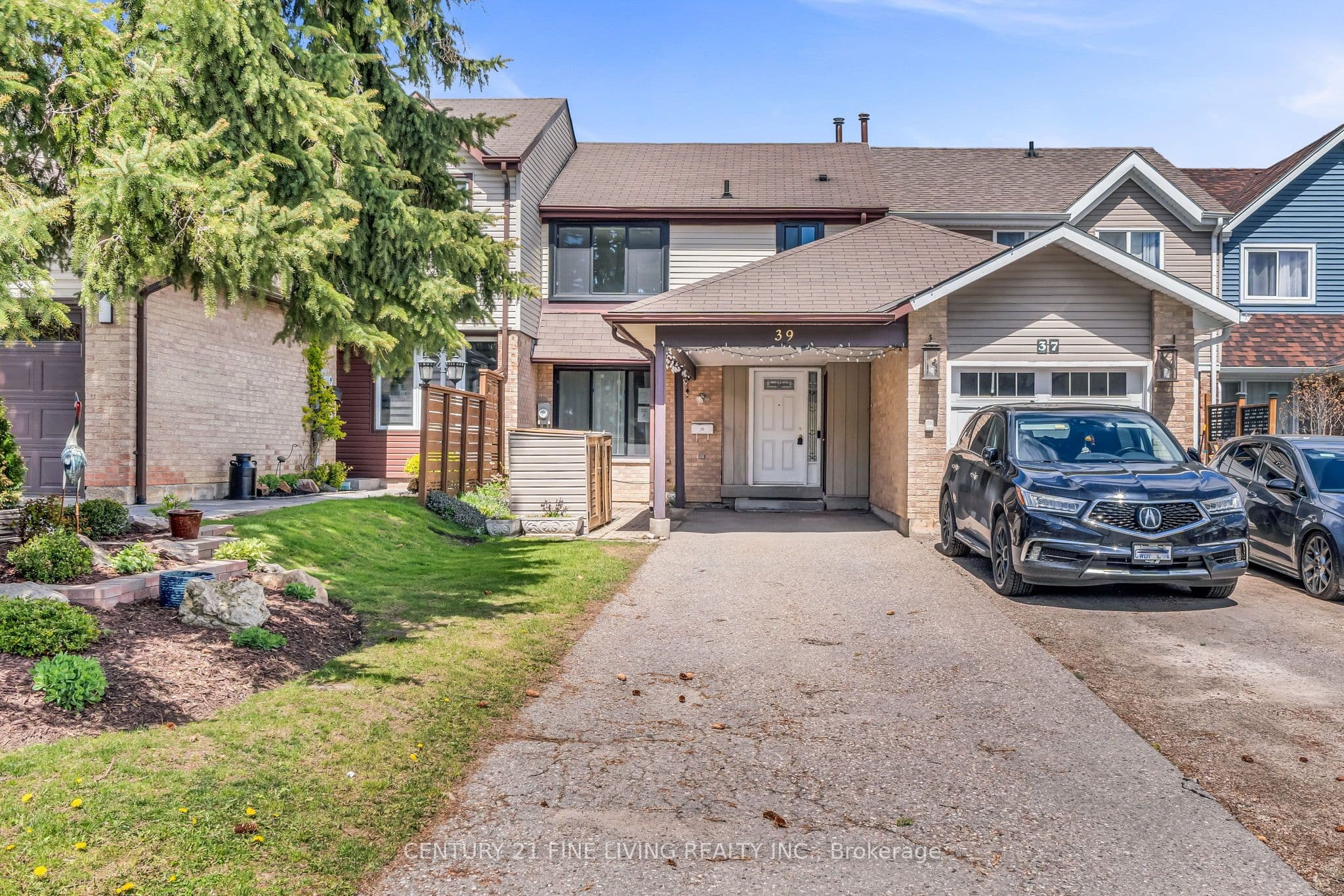 39 Rushmore Crescent, Brampton - Att/Row/Townhouse