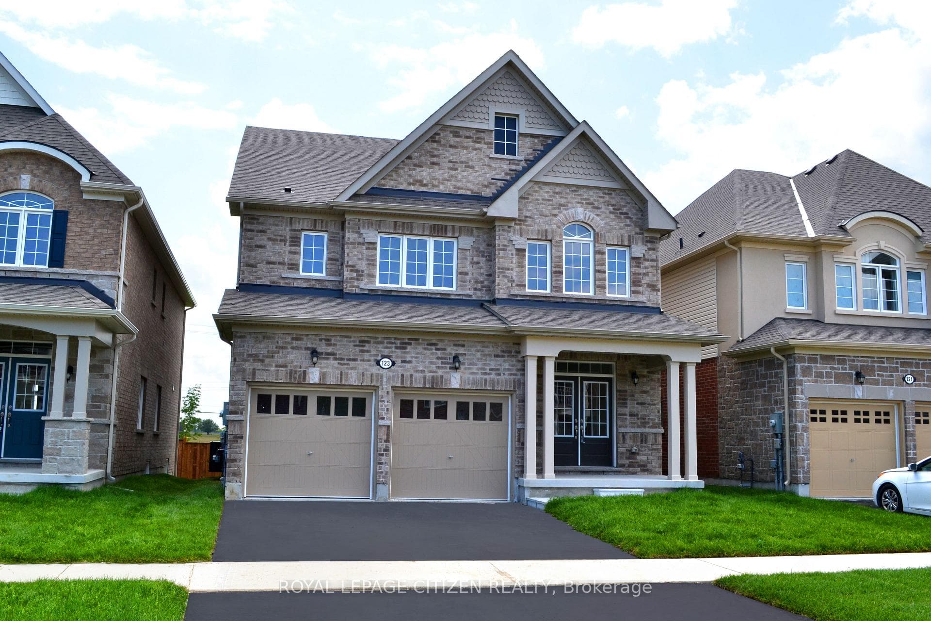 123 Cliff Thompson Crescent, Georgina, ON L0E 1R0