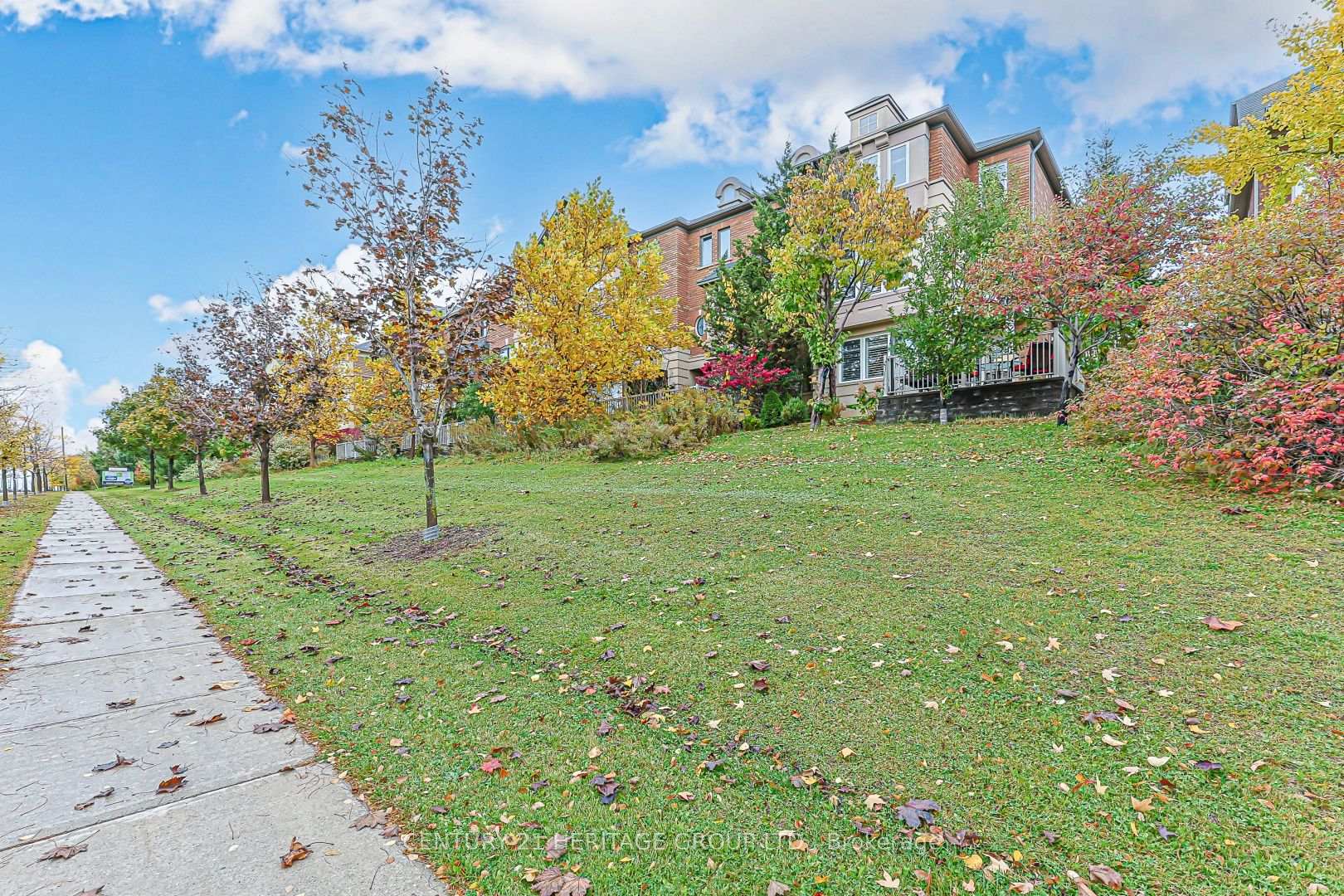 117 Zokol Drive, Aurora, ON L4G 7T9