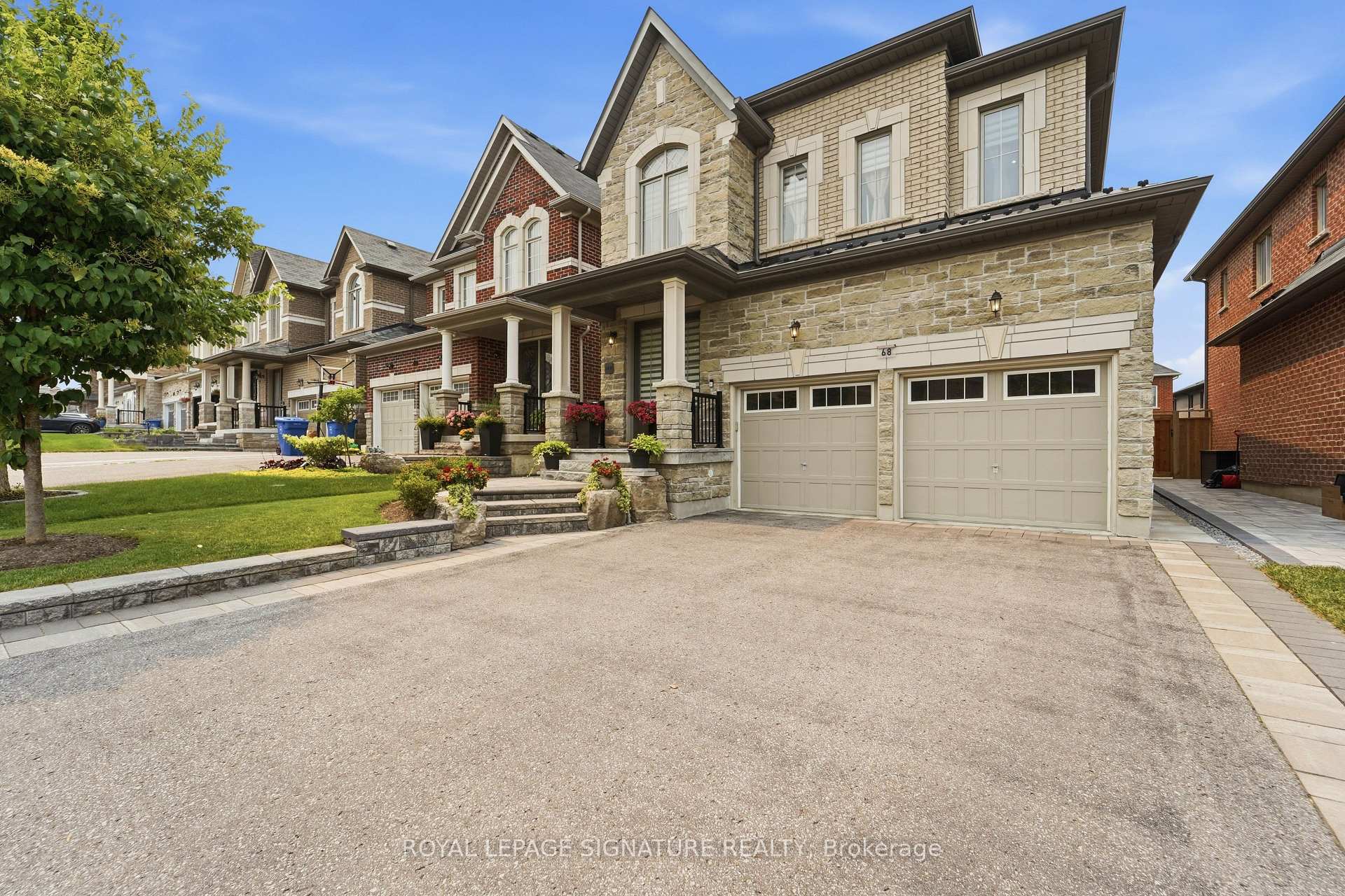 68 Duggan Street, Aurora, ON L4G 0Y8
