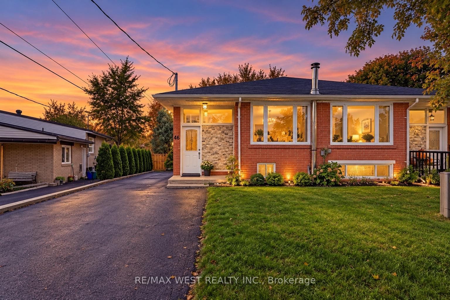 46 Newbury Drive, Newmarket, ON L3Y 4R1