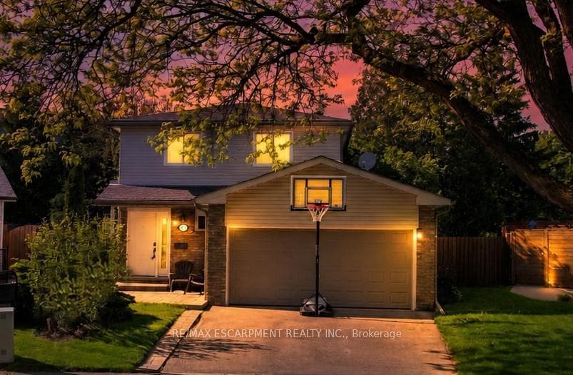 712 Auburn Crescent, Burlington, ON L7L 5B2
