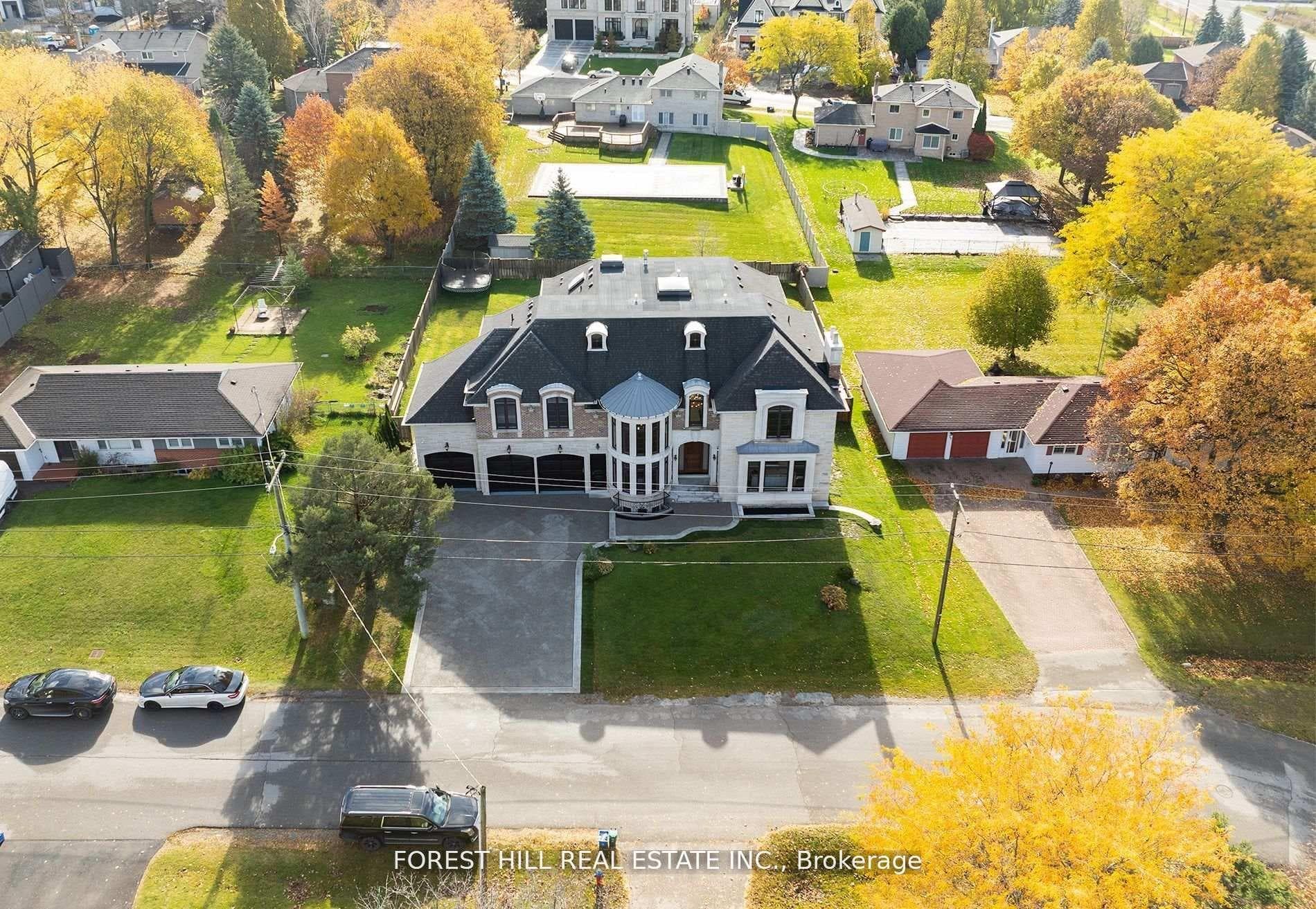 39 Patricia Drive E, King, ON L7B 1H5