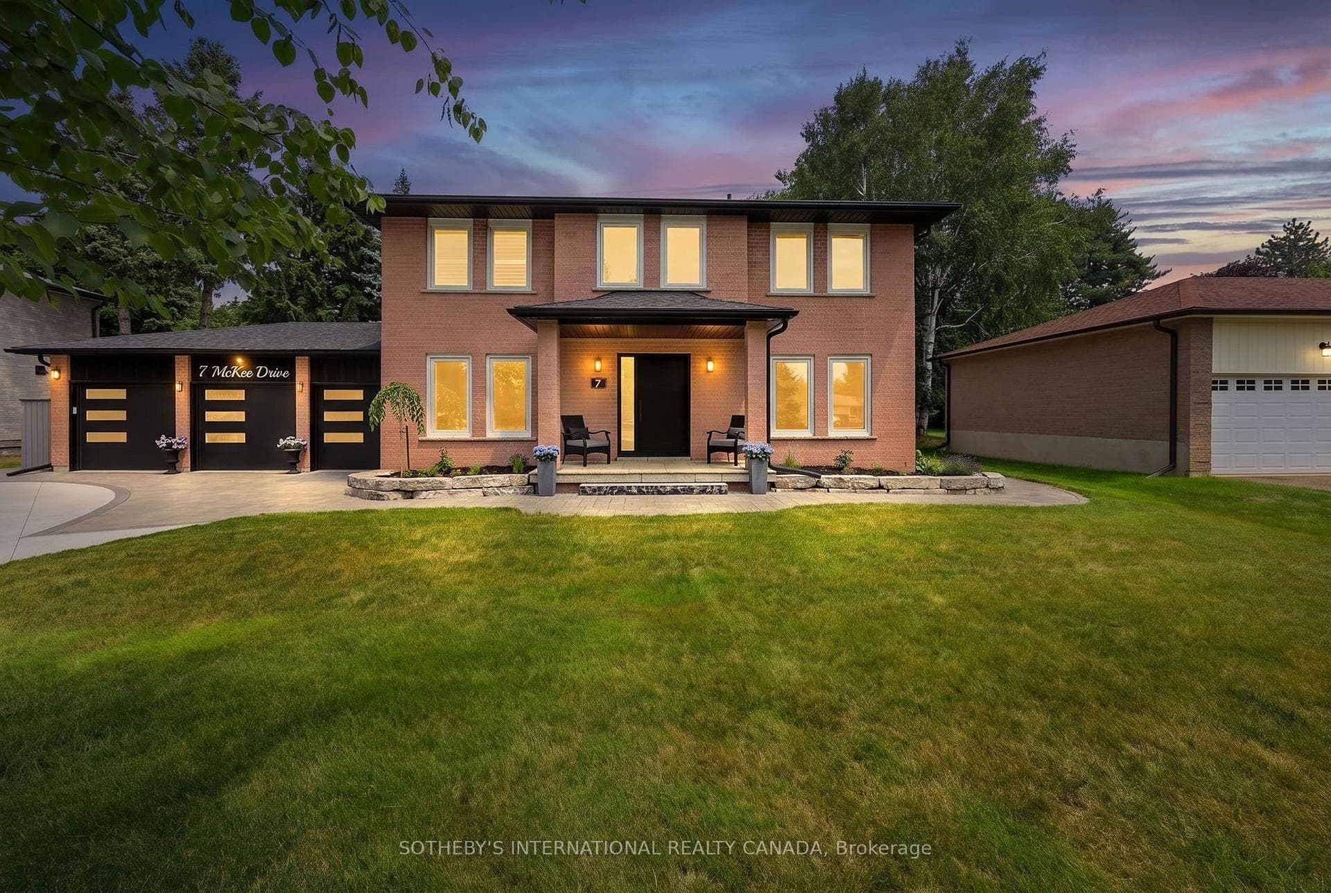 7 McKee Drive, Caledon, ON L7C 1G8