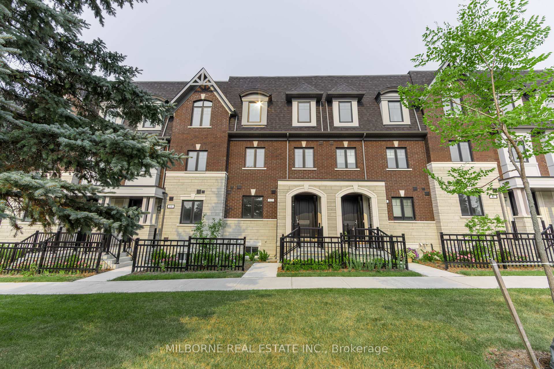 12 Fred Beaton Place, King, ON L7B 0R3