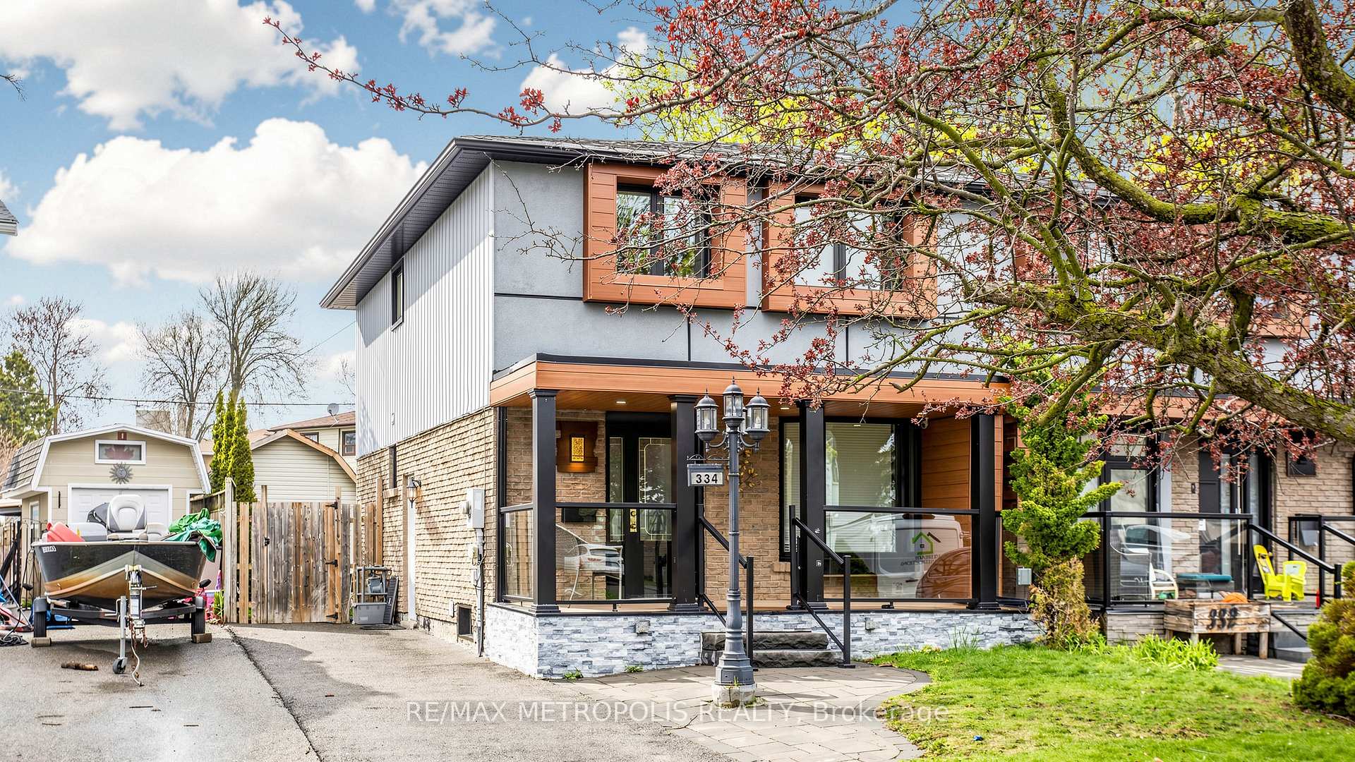 334 Killarney Court, Oshawa, ON L1J 6C7