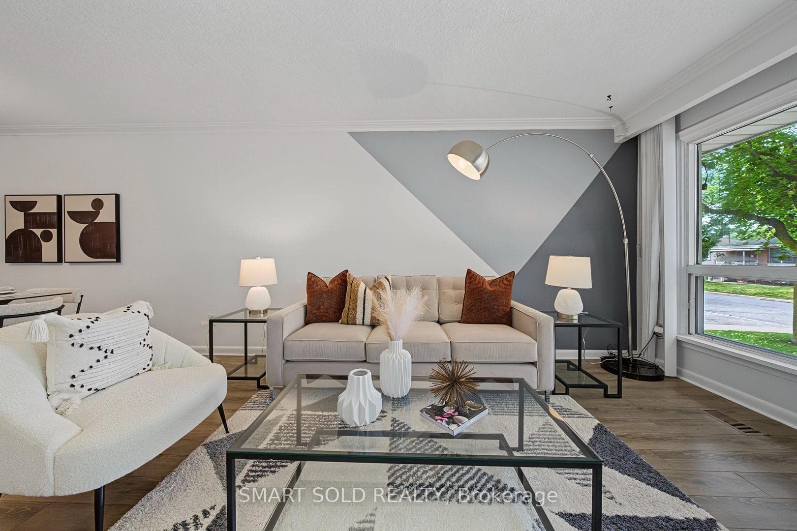 1 Cameo Crescent, Toronto, ON M6N 2K4
