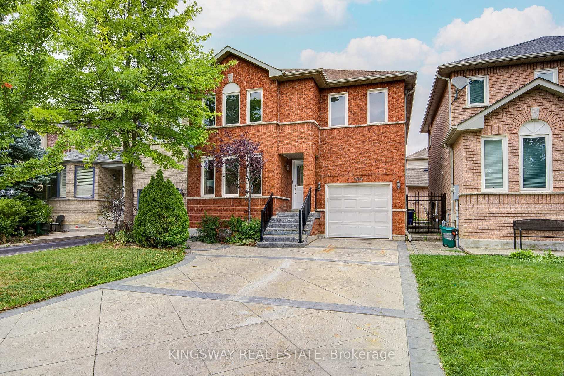 166 Matthew Drive, Vaughan, ON L4L 9B1