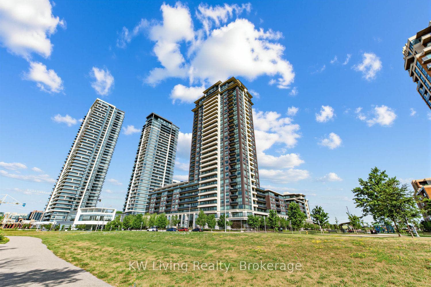 15 Water Walk Drive 711, Markham, ON L6G 0G2