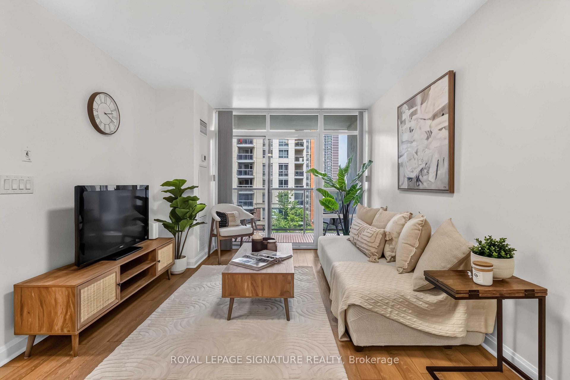 1 Michael Power Place 601, Toronto, ON M9A 0A1