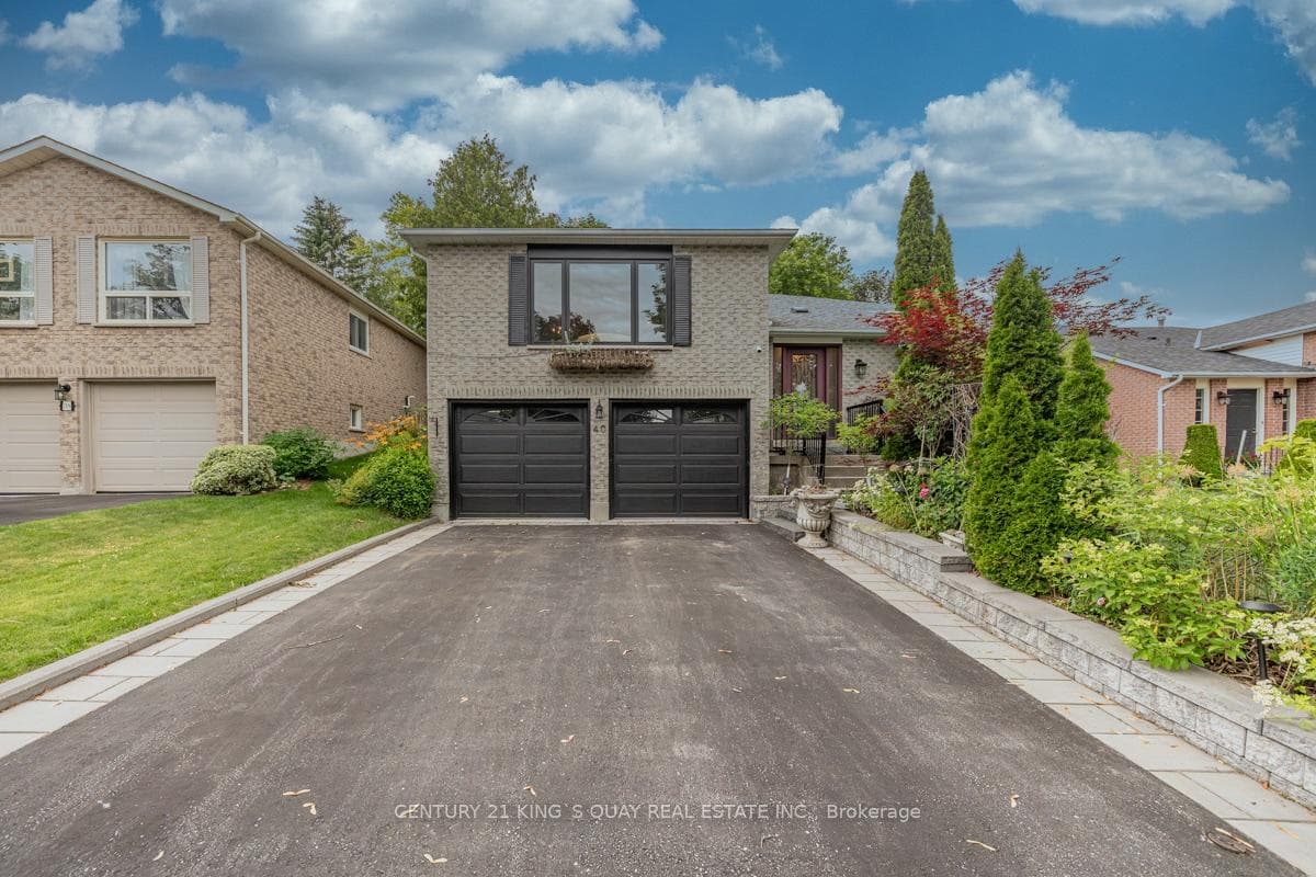 40 Stonehill Boulevard, East Gwillimbury, ON L9N 1E3