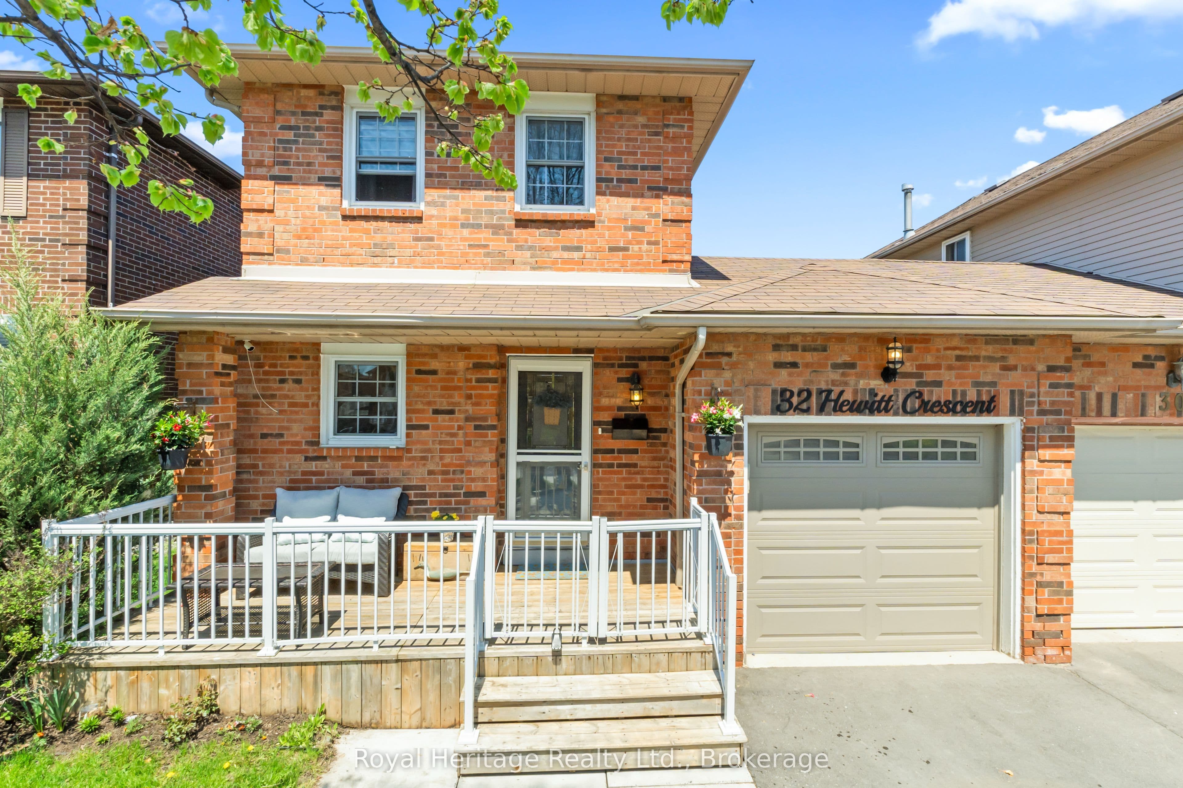 32 Hewitt Crescent, Ajax - Detached