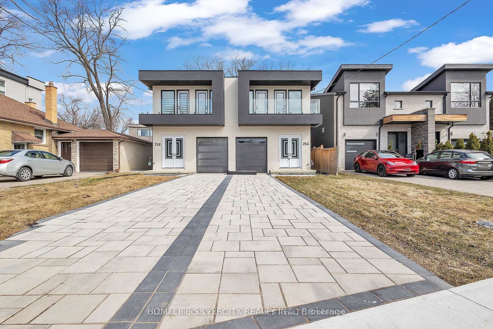 25b Pine Avenue, Mississauga - Semi-Detached