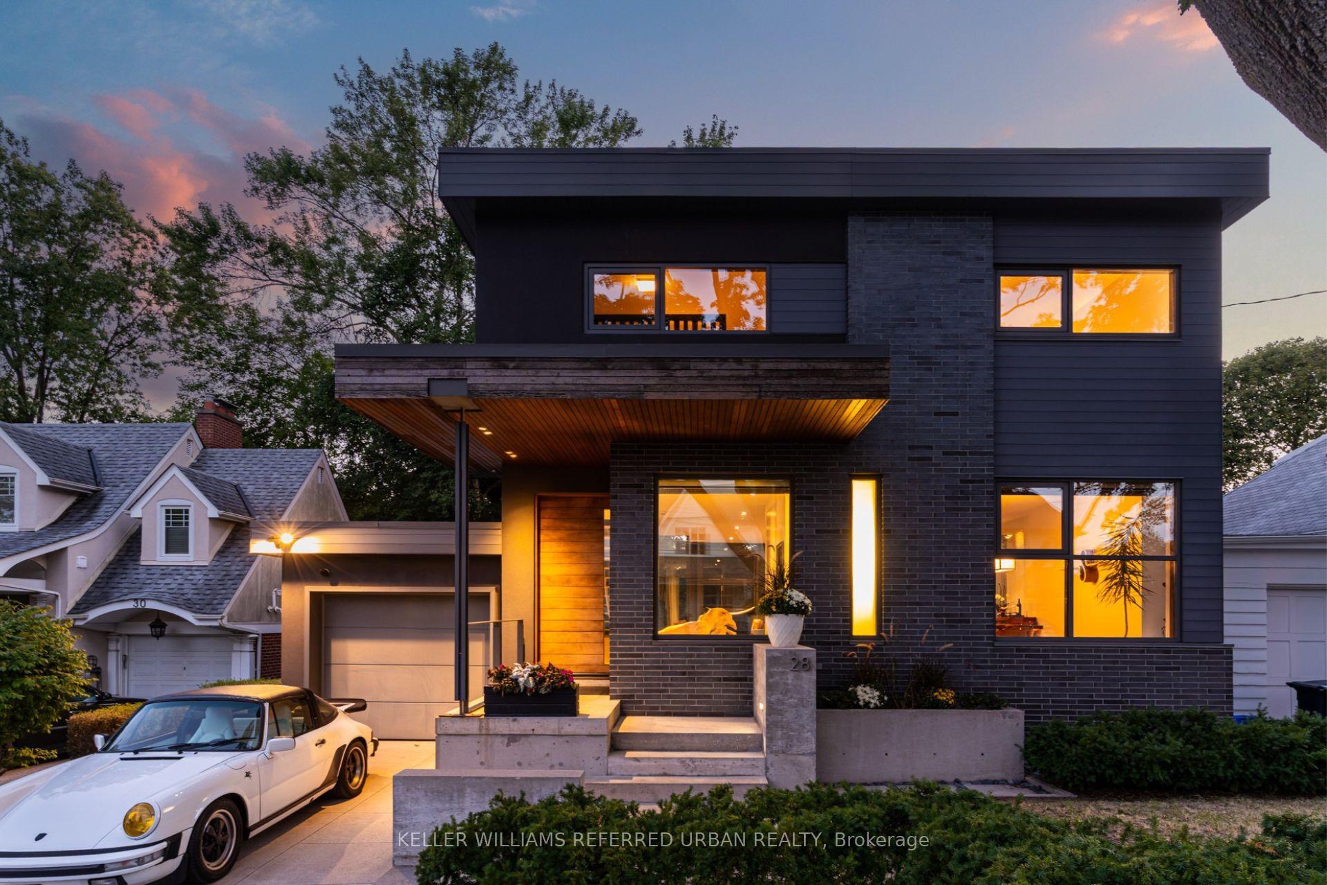 28 Beaucourt Road, Toronto, ON M8Y 3G2