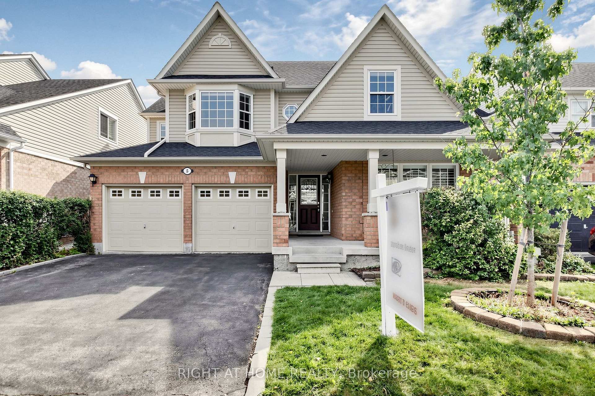5 Mendoza Drive, Brampton, ON L7A 3M3