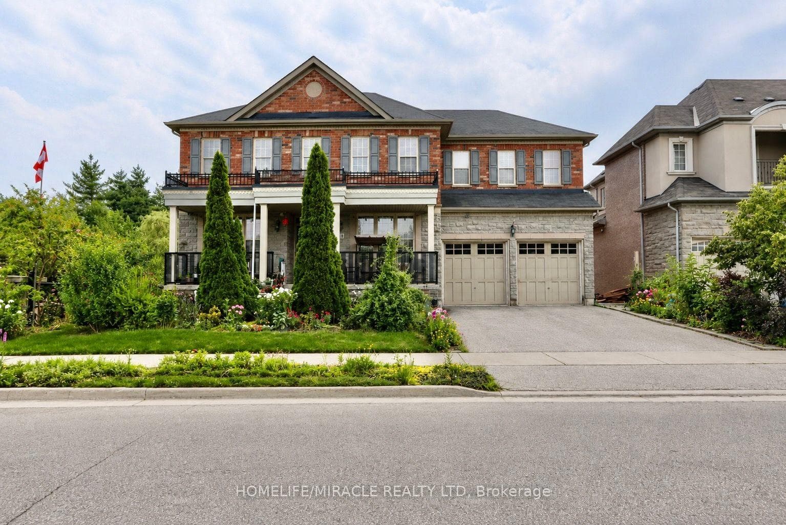 114 Bloomsbury Avenue, Brampton, ON L6P 2X1